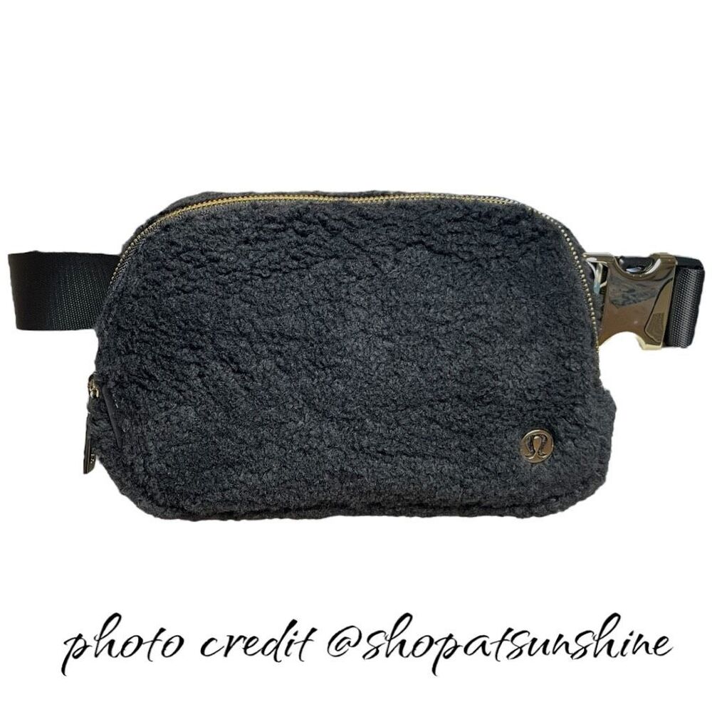 Lululemon Everywhere Belt Bag 1L Fleece Black Gold New With Tags